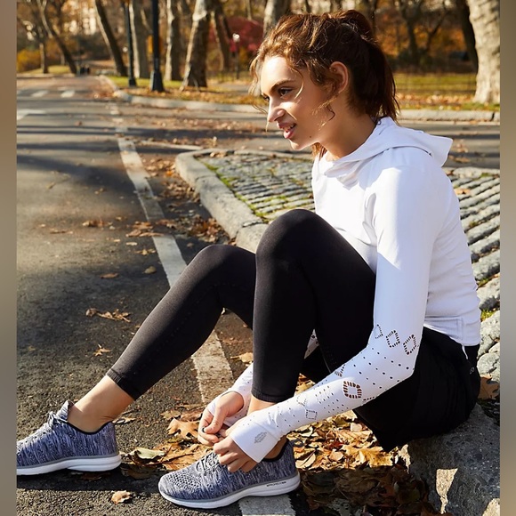 ✨NWOT Free People Movement Good Karma High Waist 7/8 Leggings in Washed Black - Picture 8 of 10